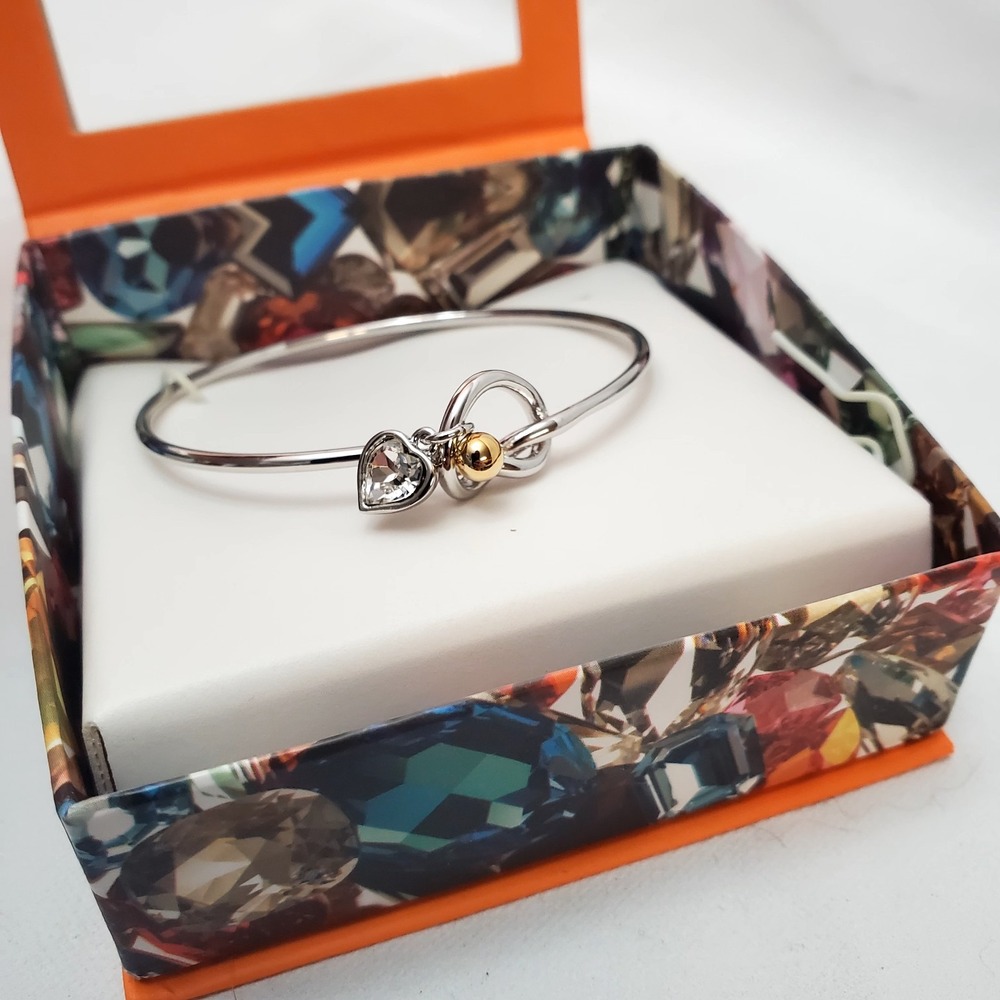 Masterpieces Swarovski Crystal Heart Bangle Bracelet Silver‎ Tone W/Box